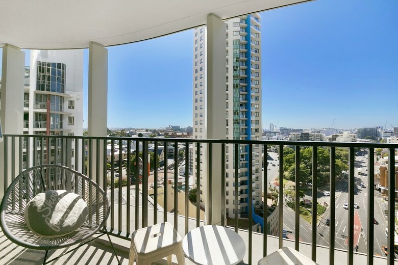 Stay In Style - Luxury Cbd Apartment