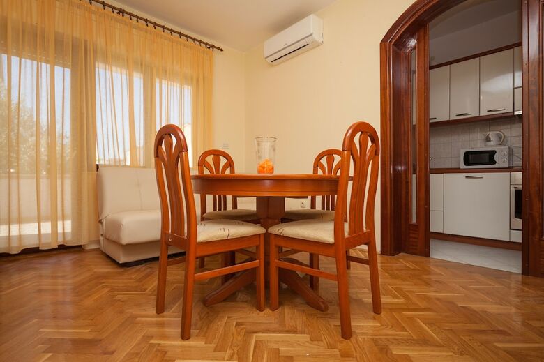 Hotel Apartments Mara