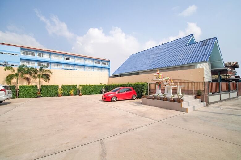Apartamentos Sriracha Biz Residence