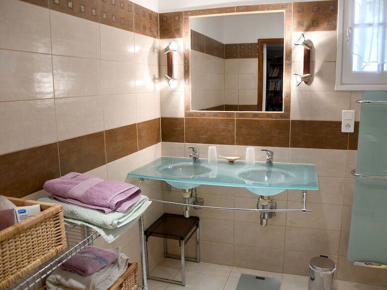 Les Chambres D'adeline B&B
