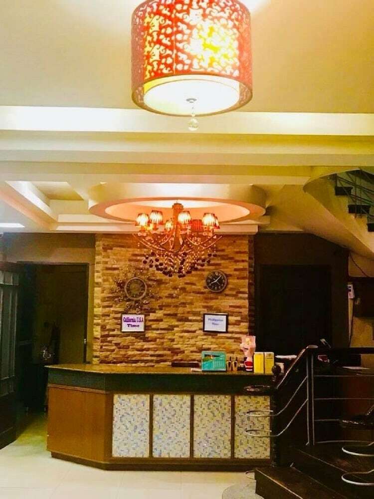 Hotel Regal Plaza Drive-inn
