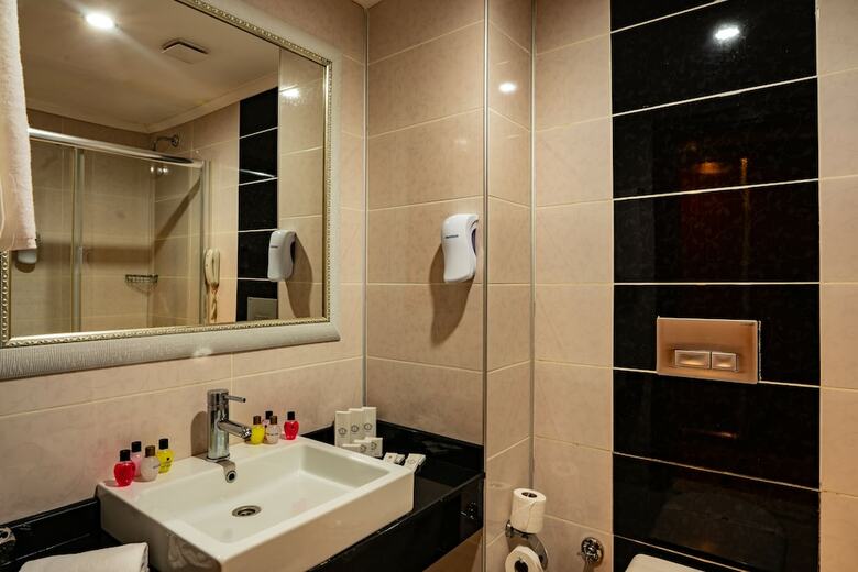 Hotel Throne Beach Resort & Spa - All Inclusive