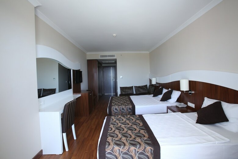 Hotel Throne Beach Resort & Spa - All Inclusive