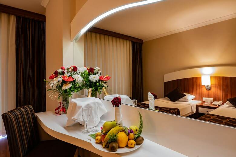 Hotel Throne Beach Resort & Spa - All Inclusive