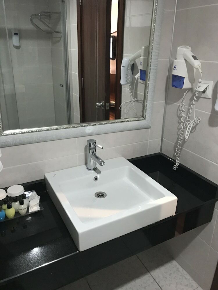 Hotel Throne Beach Resort & Spa - All Inclusive