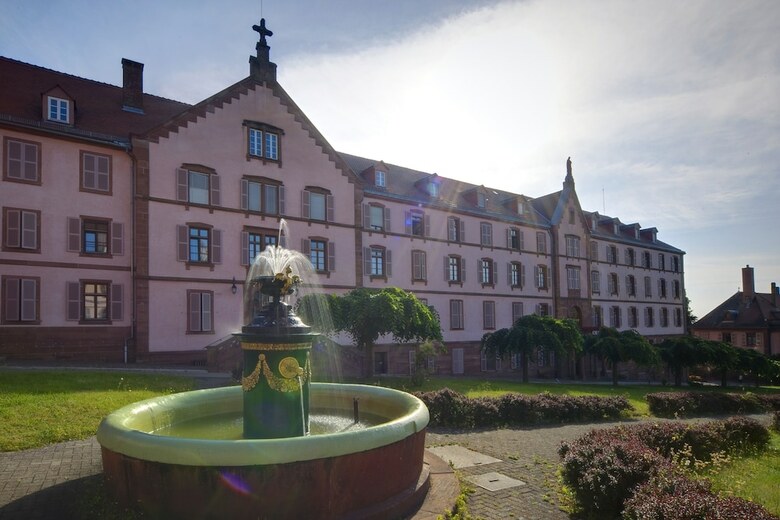 Hotel Maison D'accueil Du Tr�s-saint-sauveur