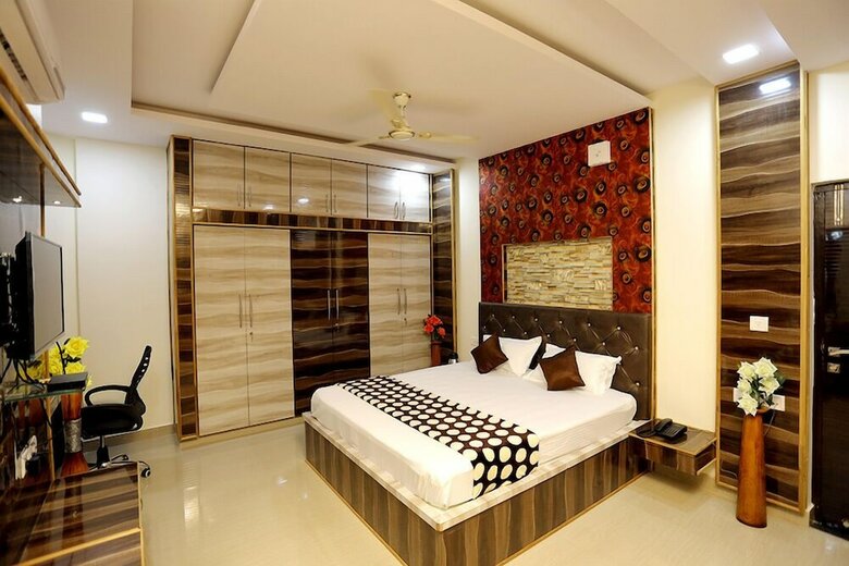 Hotel Rk Residency