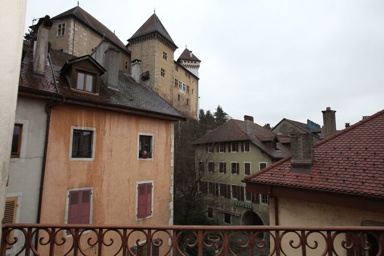 2 Bd Apartment With Sauna- Center Annecy