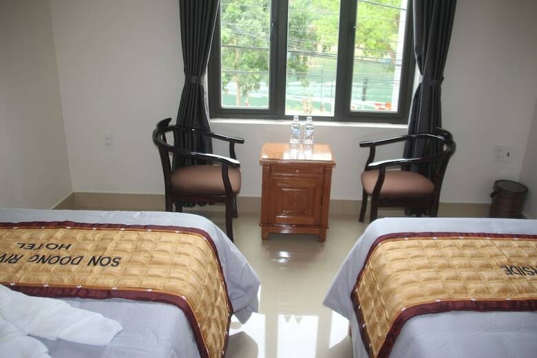 Hotel Son Doong Riverside Homestay