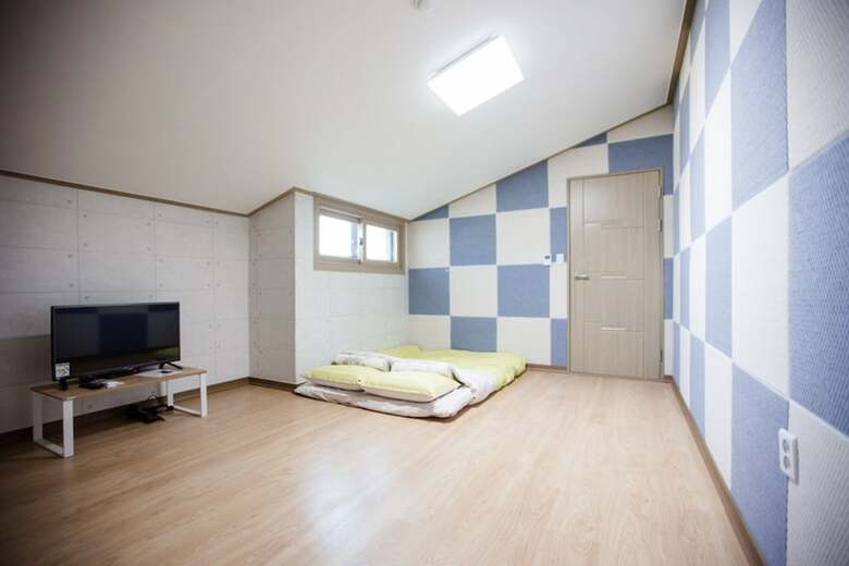 Hostal Kirin Guesthouse - Hostel