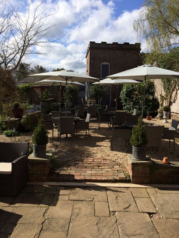 Glewstone Court Country House Hotel