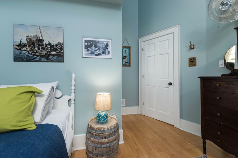 Green Door B&B Brockville