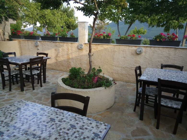 Hotel Guest House Kithairon