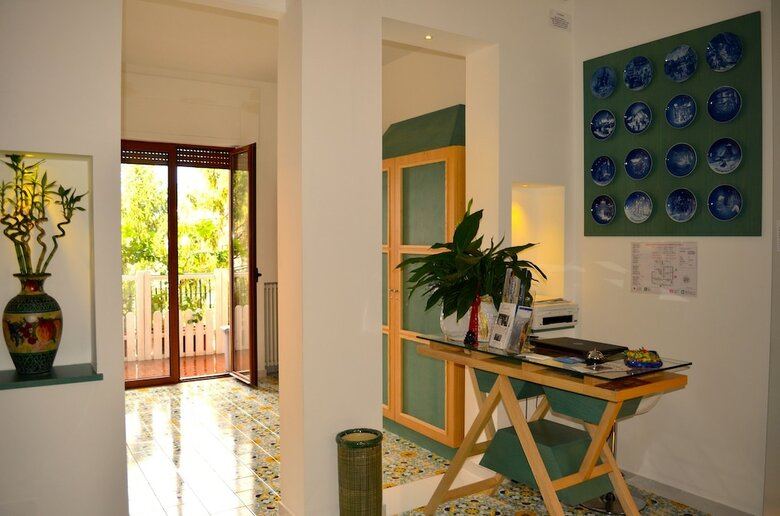 Hotel Luiselle Charming Accommodation Sorrento