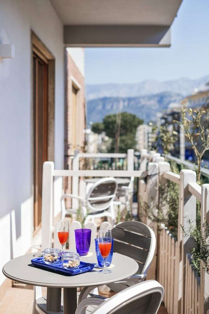 Hotel Luiselle Charming Accommodation Sorrento