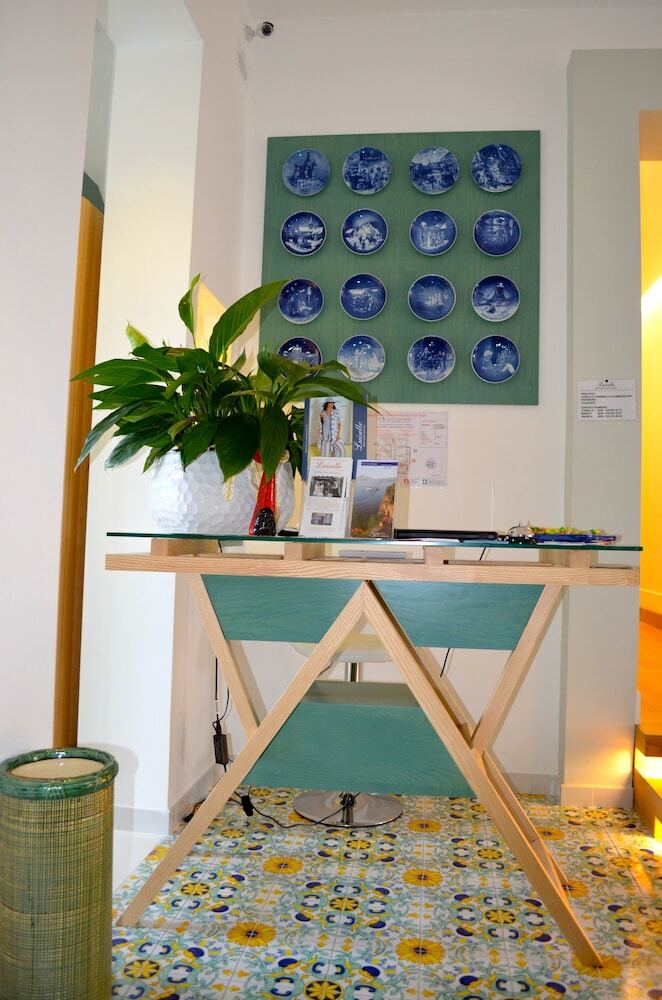 Hotel Luiselle Charming Accommodation Sorrento
