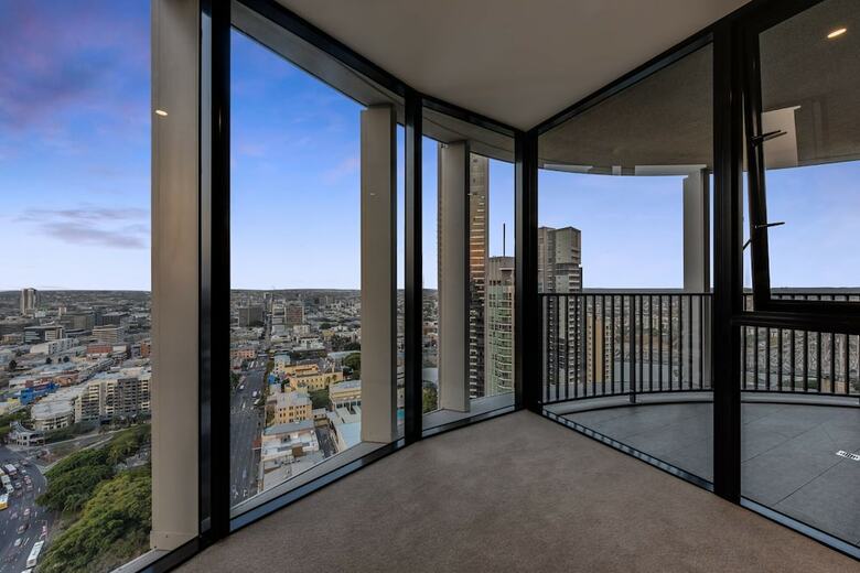 Luxury River View Apartment