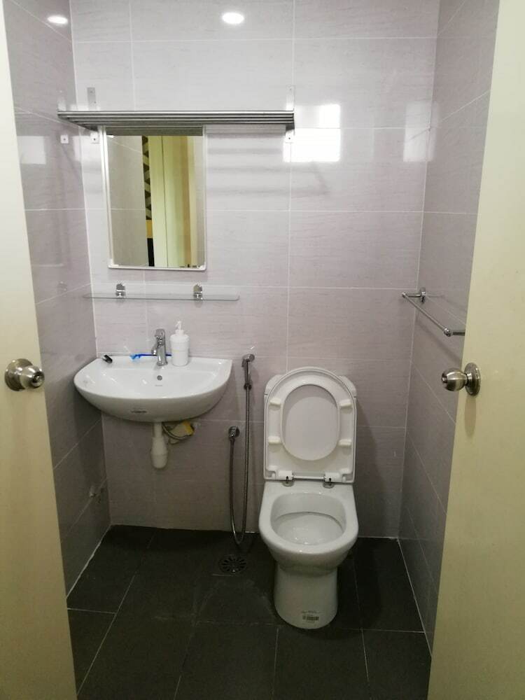 Lawang Suite 1 Bedroom Corner Apartment