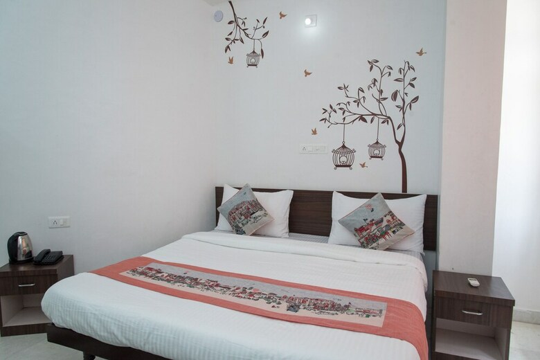 Oyo 14118 Hotel Kalika Palace