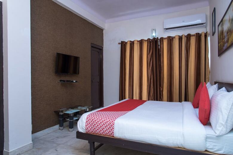 Oyo 14118 Hotel Kalika Palace