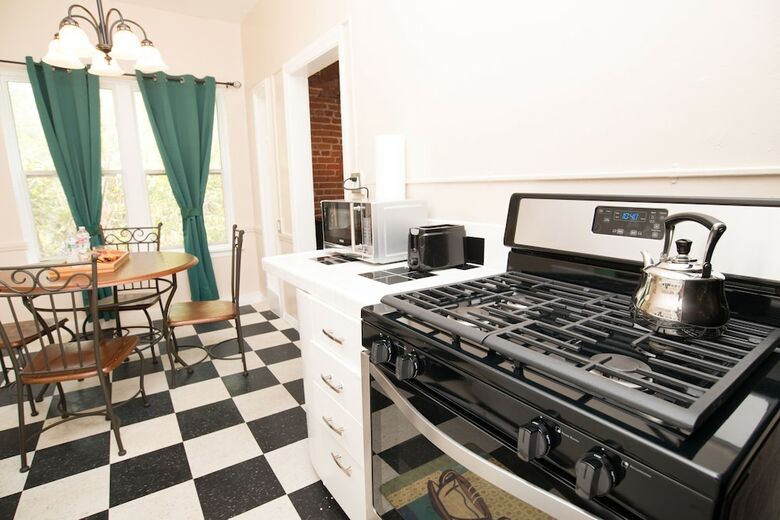 Aparthotel The Canterbury Suites