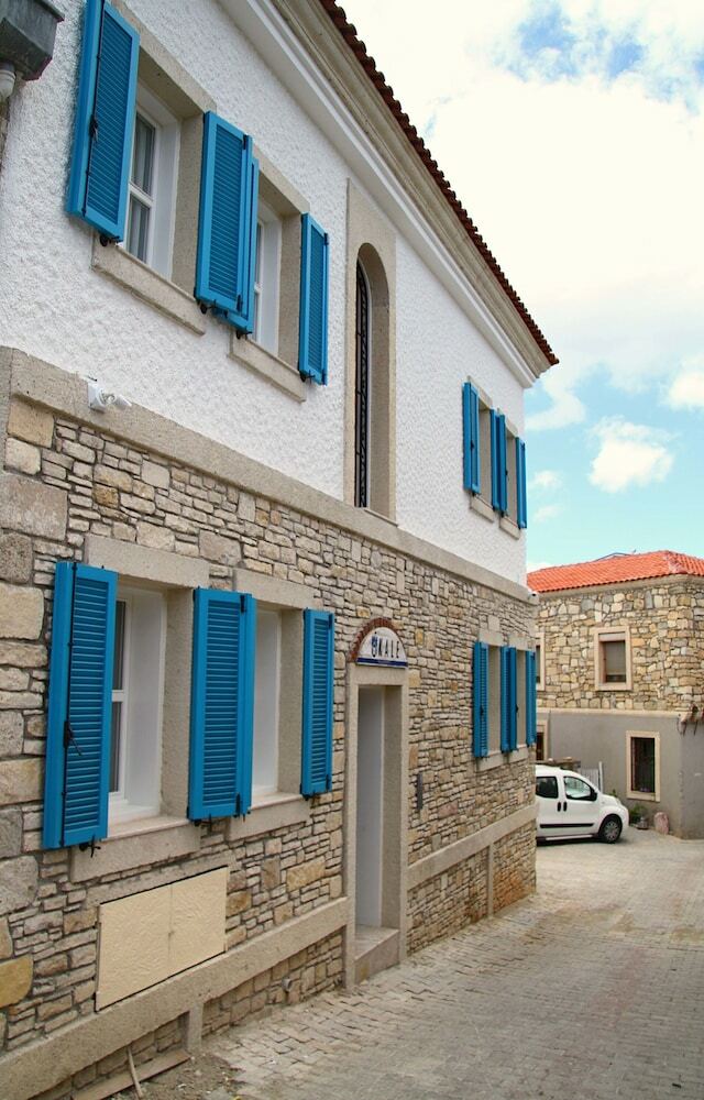 Cesme Kale Tas Apart