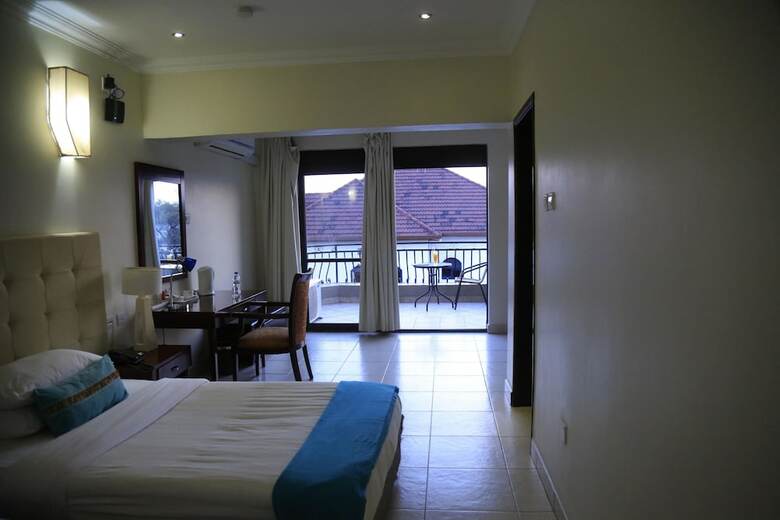 Iwawe Hotel