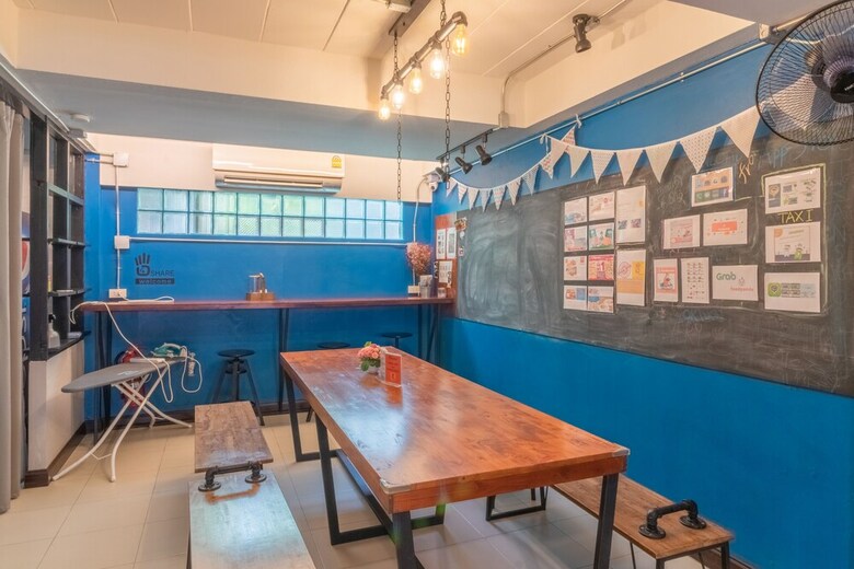 Hostal 4share Hostel - Adults Only