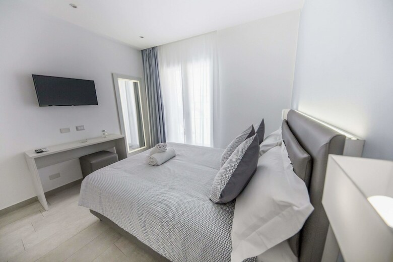 Ossuna Bay Hotel Boutique