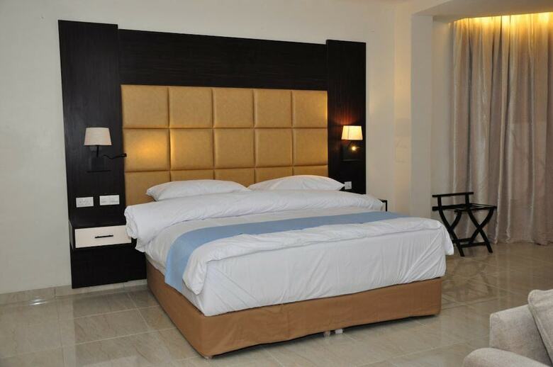 Rollace Hotel