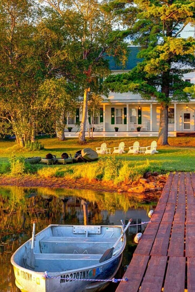 Historic Birch Lodge And Motel