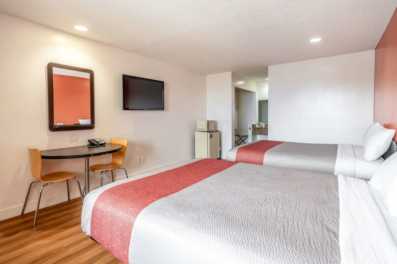 Motel 6 Gardena, Ca - South