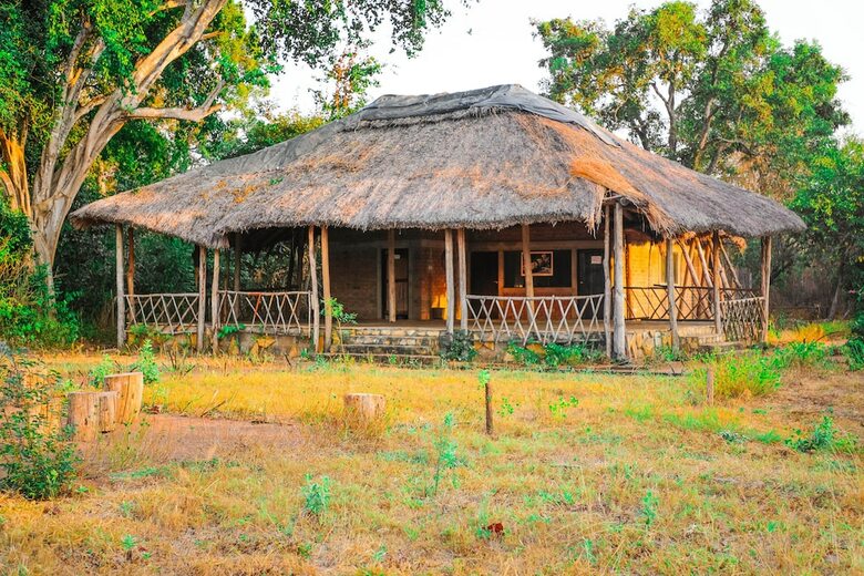 Selous Butembo Tented Lodge Lotus