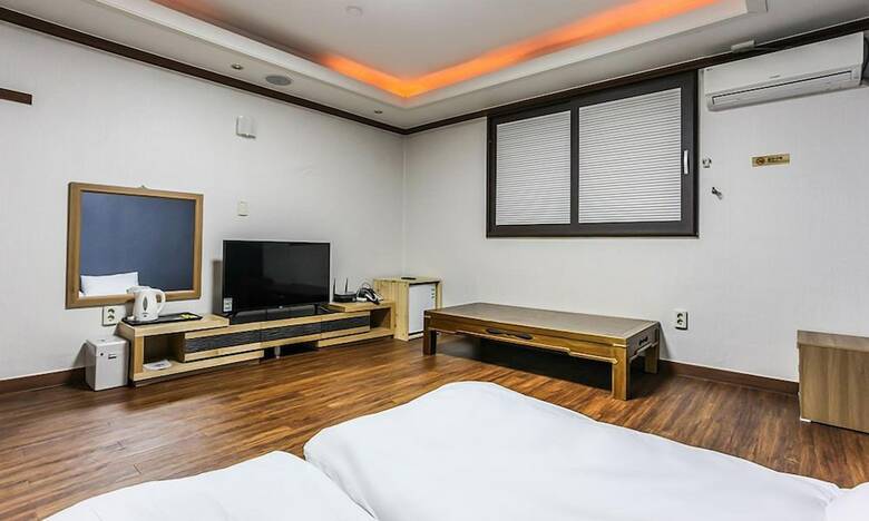Donghae Eastern Hotel