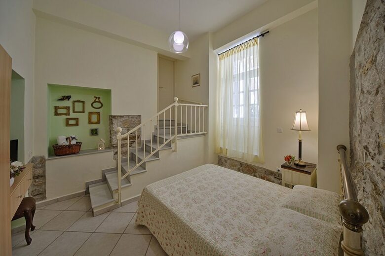 Aparthotel Antouanetta Apartments