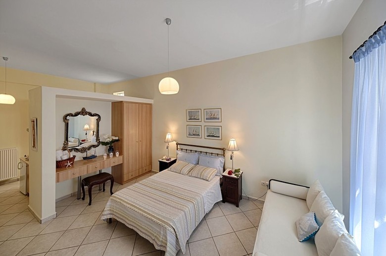 Aparthotel Antouanetta Apartments