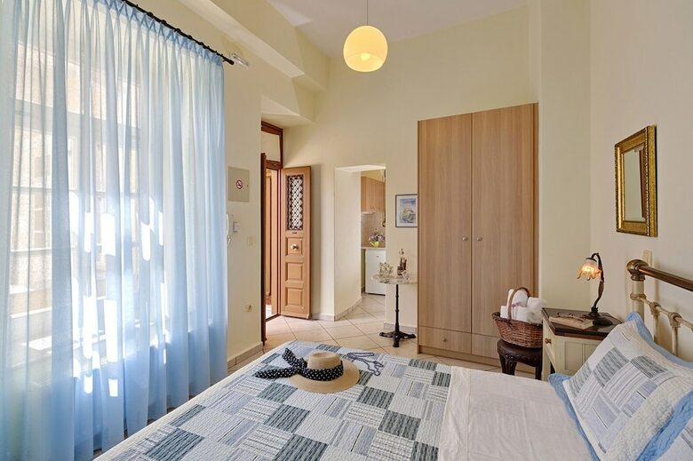 Aparthotel Antouanetta Apartments