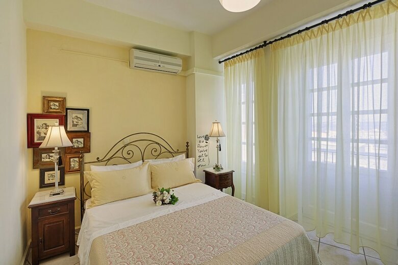 Aparthotel Antouanetta Apartments