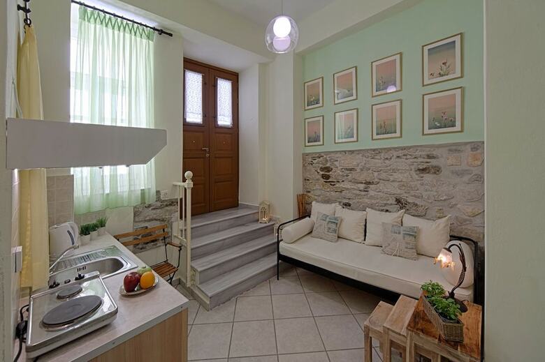 Aparthotel Antouanetta Apartments