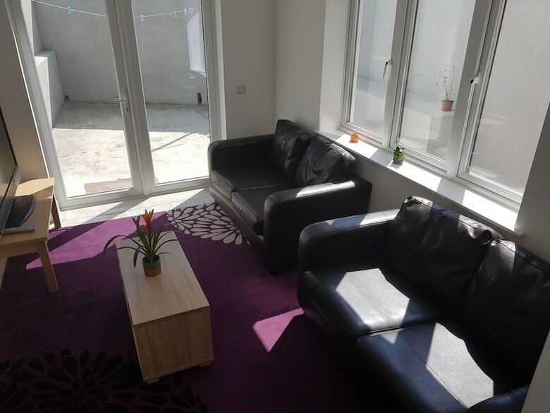 Four Bed Comfy House Cork Suit 7 Guest