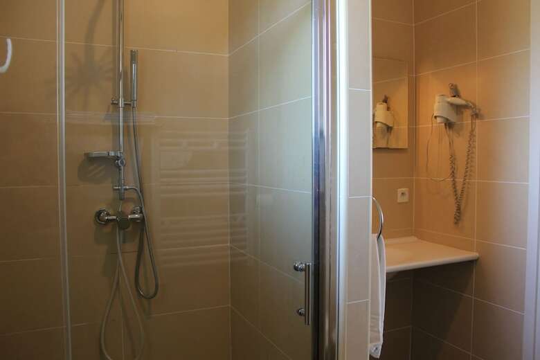 Hotel H�tel Fleur De Lys