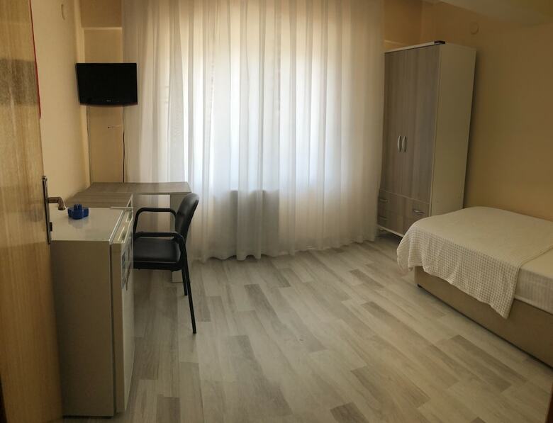 Hostal Assos Hostel