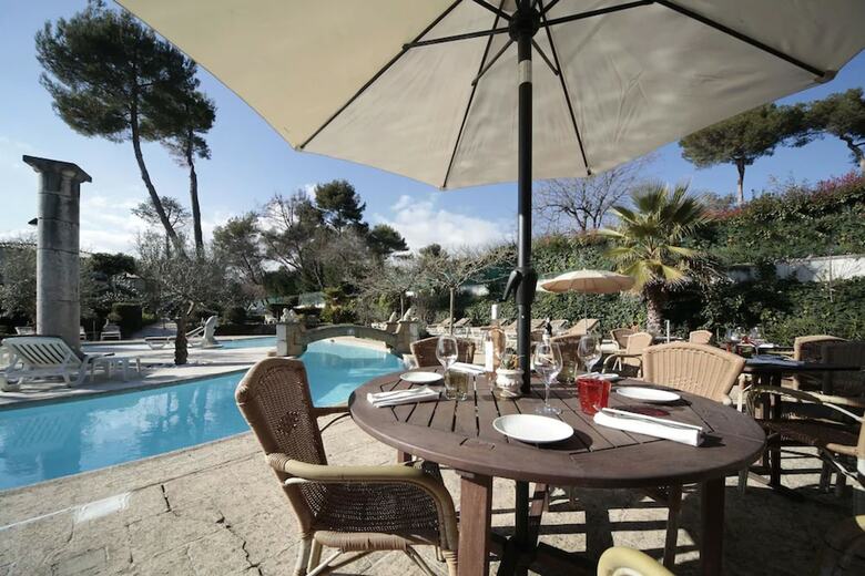 Hotel H�tel Les Messugues By Alain Llorca