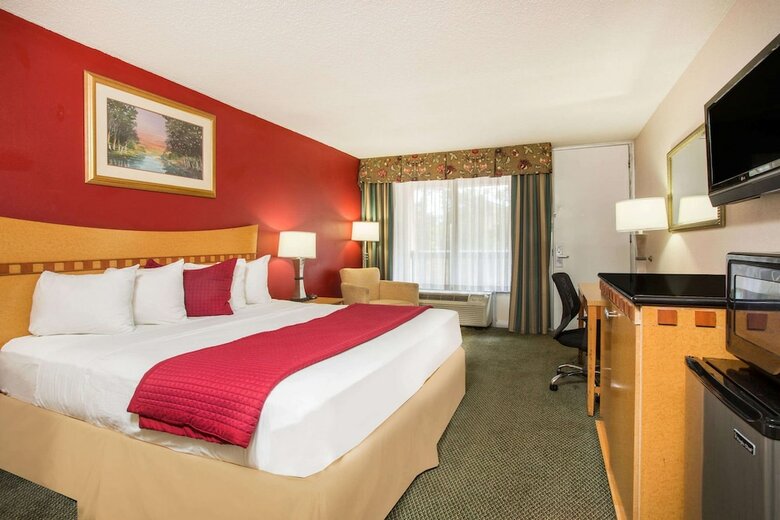 Hotel Ramada By Wyndham & Suites Warner Robins