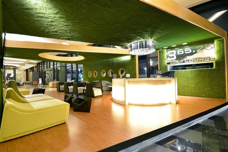 Hotel Tsix5 Quarter