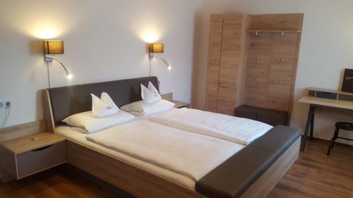 Hostal Gasthaus Zum Hirschen