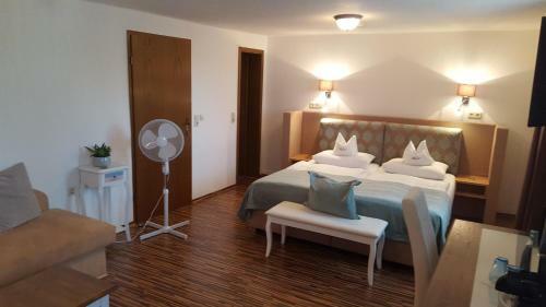 Hostal Gasthaus Zum Hirschen