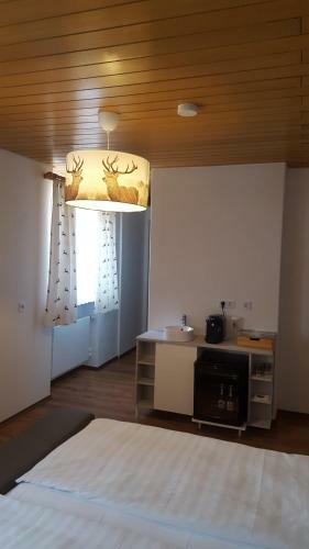 Hostal Gasthaus Zum Hirschen