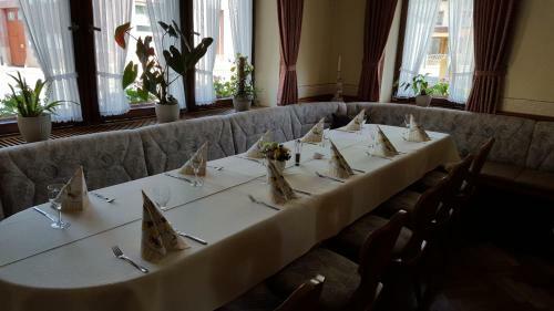 Hostal Gasthaus Zum Hirschen