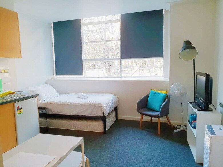 Holistay At Melbourne Central Apartment